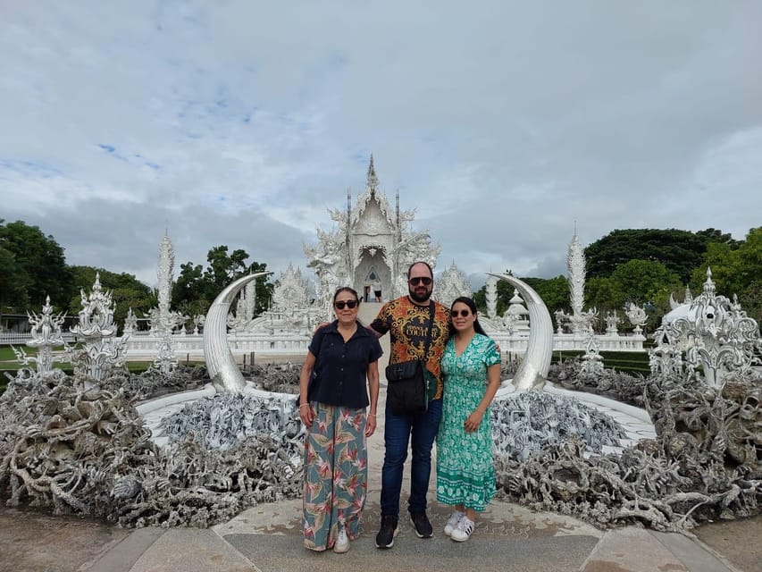 Chiang Rai: Top Temples & Signature Attractions ~Free Buffet - Kayan Village and respectful cultural contact