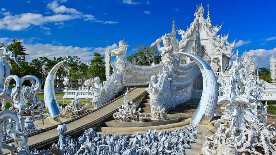 Chiang Rai White, Blue, Red 3 Temples Tour - Temple manners and practical clothing