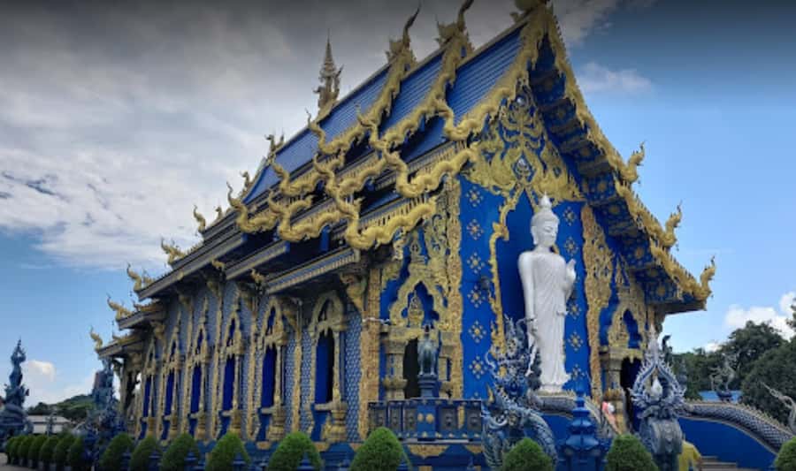 Chiang Rai: White, Blue, Red Temples, Long Neck Tour - Long Neck Village and the questions it raises