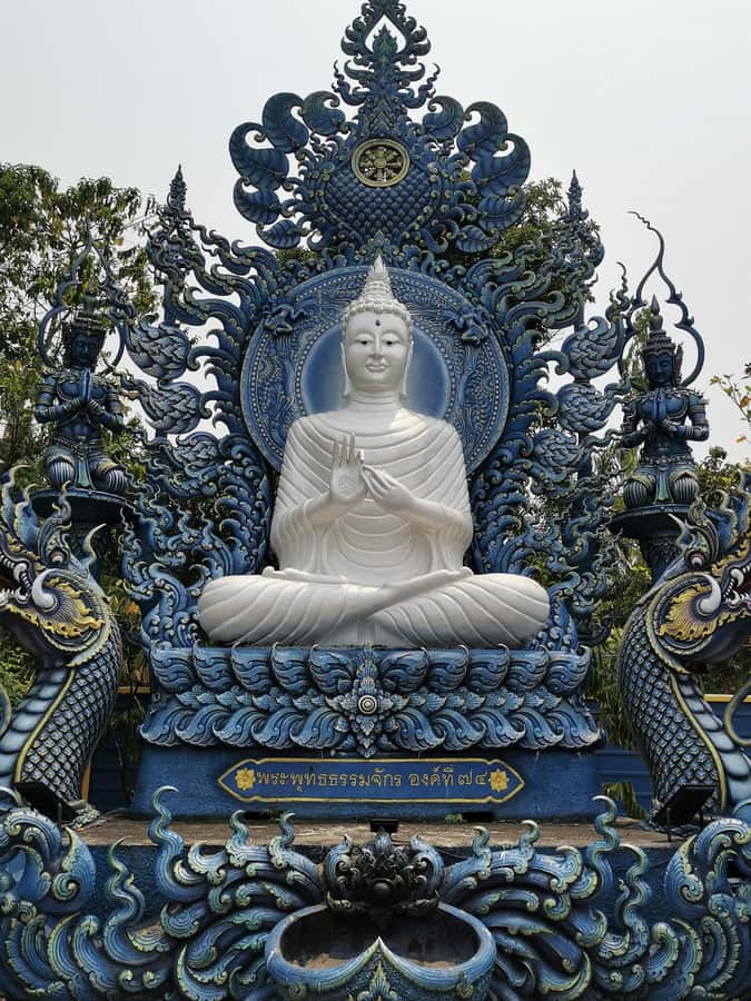Chiang Rai: White, Blue, Red Temples, Long Neck Tour - Wat Rong Khun, Chiang Rai’s startling White Temple