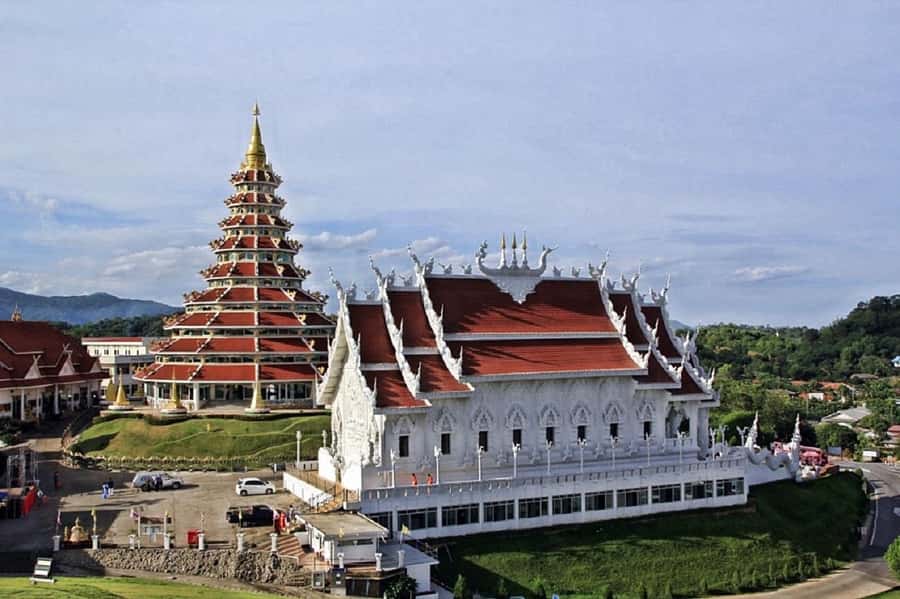 Chiang Rai White Temple and Blue Temple Day Tour - Wat Rong Suea Ten and the Blue Temple