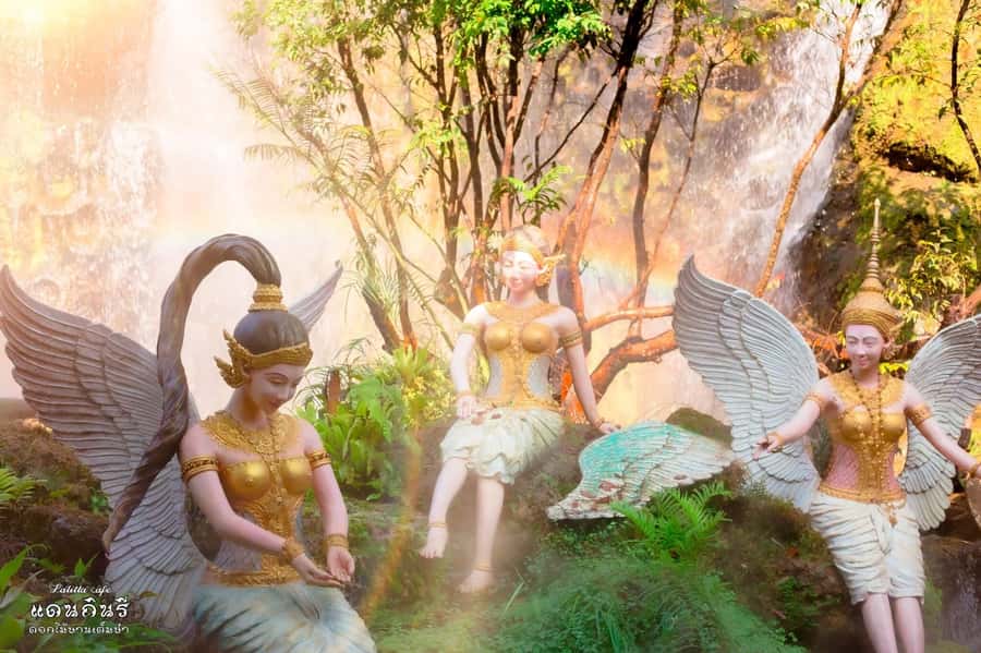 Chiangmai to Chiangrai: 3 Temples, Hot Springs& Lalitta Cafe - Longneck Karen Village: an option that deserves thought