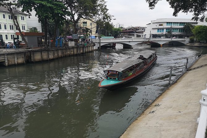 CHOB Bangkok Walking Tour (Talking + Walking + Eating) - Khao San Road and Bangkok’s Backpacker Center