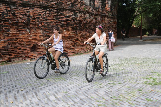 Colors of Ayutthaya Full-Day Bike Tour - Wat Phra Sri Sanphet and the former royal center