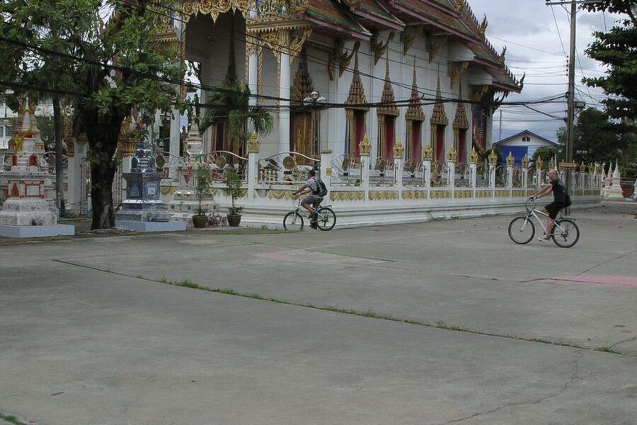 Colors Of Bangkok: 4-Hour Small Group Bike Tour - Narrow paths, palms, and the Bang Nam Phueng area