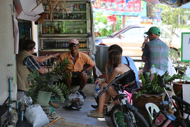Colors of Damnoen Saduak from Bangkok - Lunch beside the river and a taste of coconut sugar
