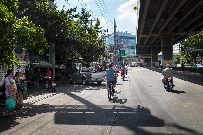 Countryside Bangkok and a Local Floating Market Tour by Bicycle Including Lunch - Crossing the waterways by boat