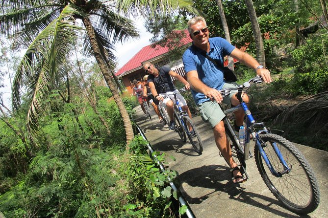 Countryside Bangkok and a Local Floating Market Tour by Bicycle Including Lunch - Riding through Khlongtoey’s quieter side