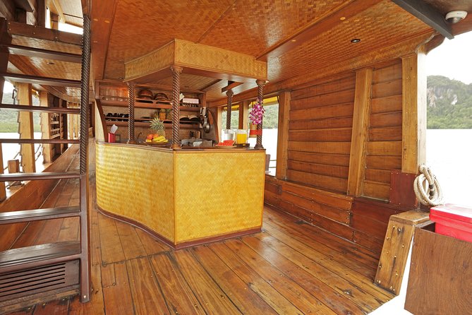 Cruising on a comfortabel boat in Phang Nga Bay - The "Must-Do" Tour Khao Lak - Who will enjoy this cruise most