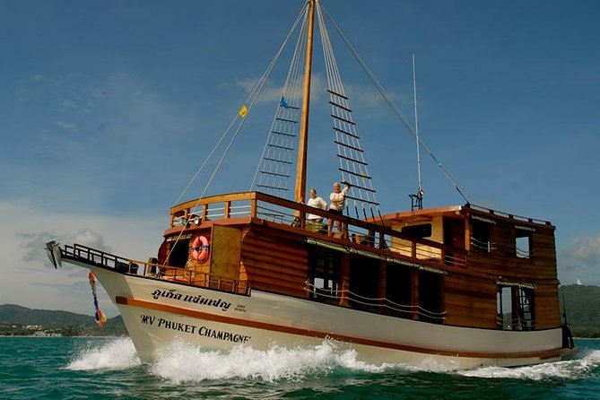 Cruising on a comfortabel boat in Phang Nga Bay - The "Must-Do" Tour Khao Lak - Practical details that make the day easier