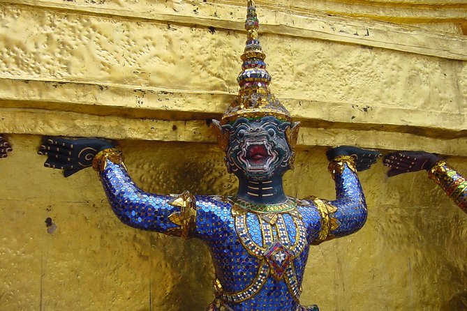 Damnern Saduak Floating Market, Grand Palace and Wat Phra Keo Tour from Bangkok - Timing, comfort, and practical details