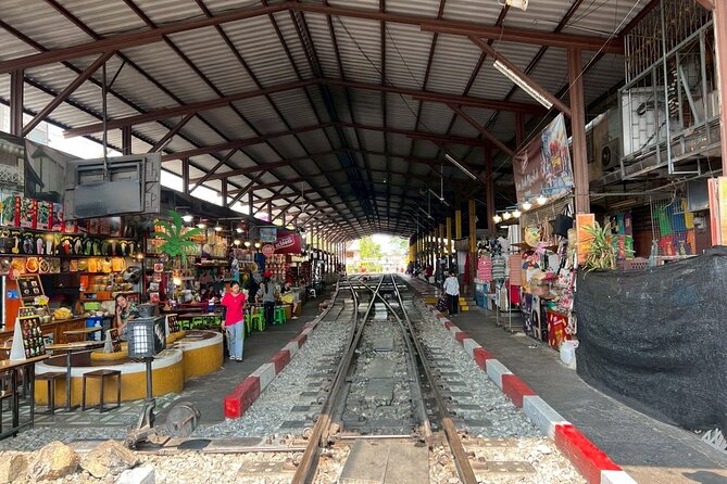 Damnoen Saduak and Maeklong Railway Market Tour with Private Car - Tao Tan Doem 2 and the old method of making coconut sugar