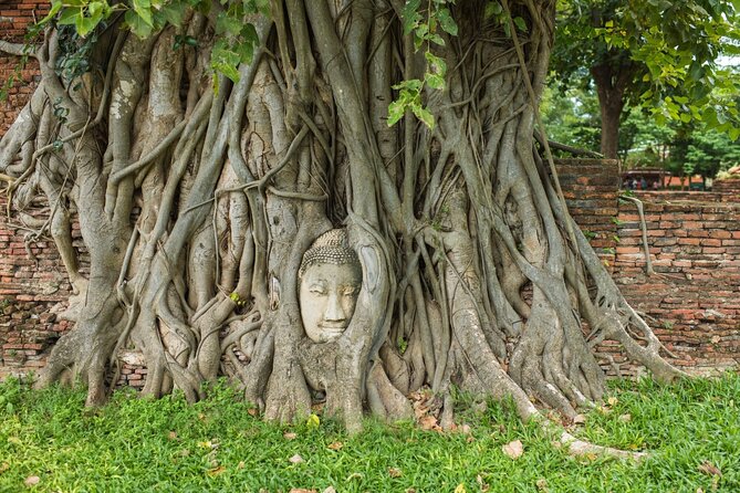 Damnoen Saduak Floating Market & Ayutthaya Tour from Bangkok - Wat Phra Si Sanphet and the royal chapel