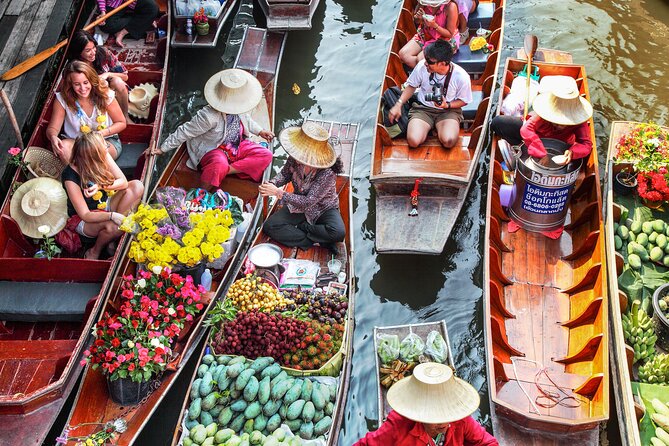Damnoen Saduak Floating Market & Maeklong Railway Market Tour From Bangkok - Seeing Mae Klong make room for the train