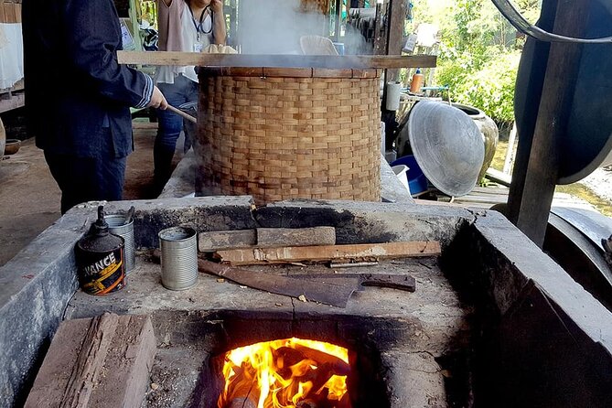 Damnoen Saduak Floating Market & Maeklong Railway Market Tour From Bangkok - How the price compares with the experience