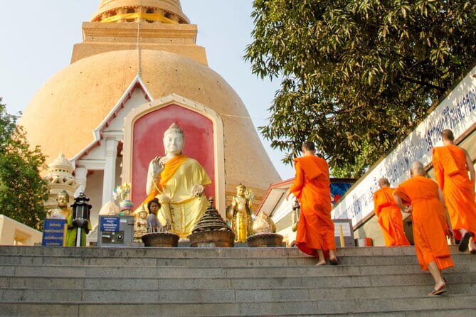 Damnoen Saduak Floating Market & Railway Market Tour from Bangkok - Who will enjoy this outing most