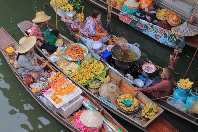 Damnoen Saduak Floating Market Small Group Tour - Riding the longtail boat through the canals