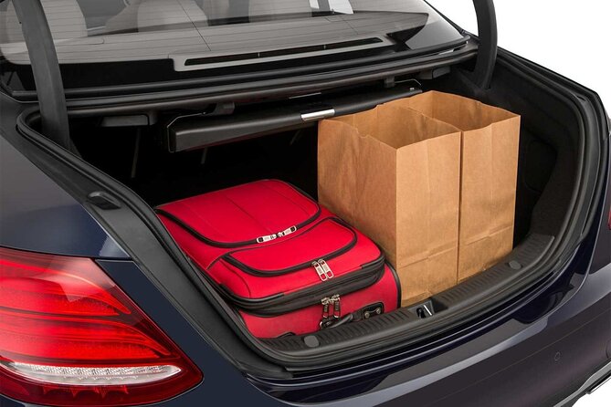Departure by Private Sedan from Bangkok to Bangkok Airport BKK - Meeting your chauffeur at the hotel