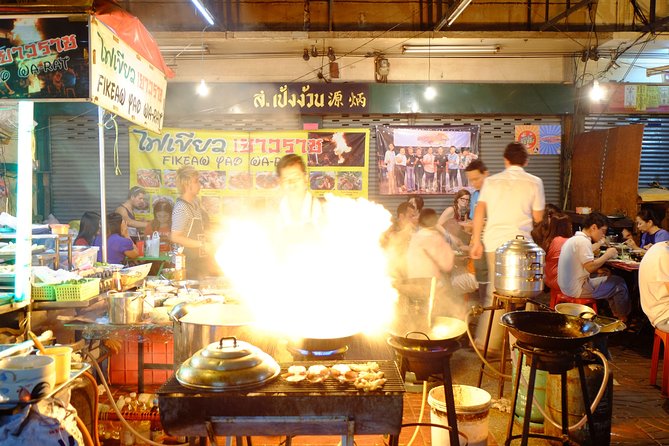 Discover Bangkok at Night 5-Hour Bike Tour with dinner - Wat Pho without the Reclining Buddha