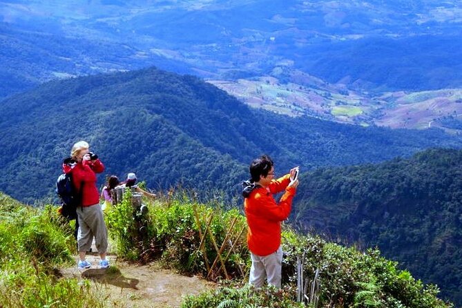 Doi Inthanon National Park with Nature Trail Trekking 1-Day Tour - Wachirathan Falls: A Strong Opening Stop