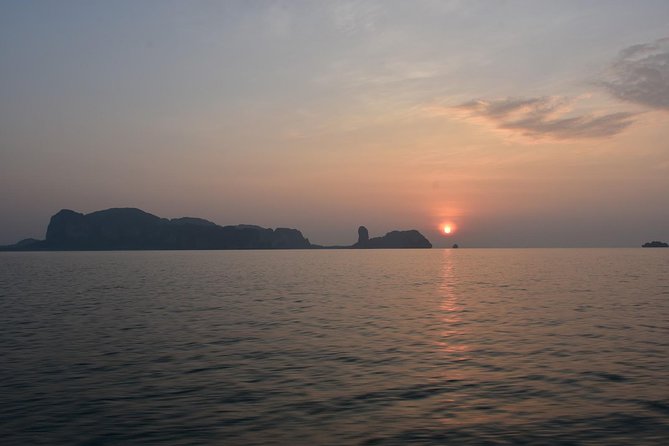 Early Bird Phi Phi Island & 4 Islands Speed Boat Tour from Krabi - Why this early start matters around Phi Phi