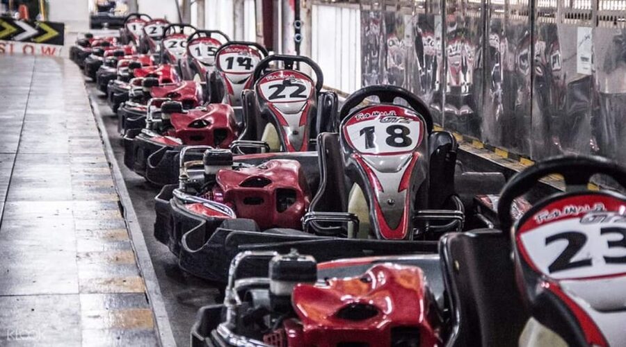 EasyKart Bangkok (RCA Plaza) : Go-Kart Racing Experience - Arriving at RCA Plaza and getting ready