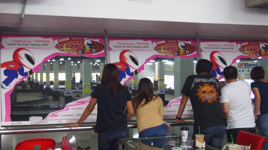 EasyKart Bangkok (RCA Plaza) : Go-Kart Racing Experience - What the two tracks mean for your day