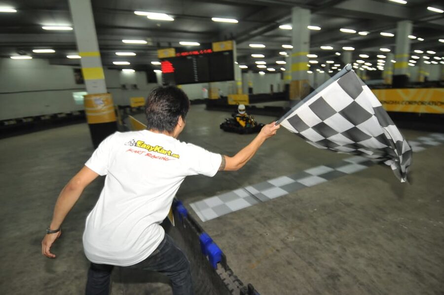 EasyKart Bangkok (RCA Plaza) : Go-Kart Racing Experience - Choosing between four different karts