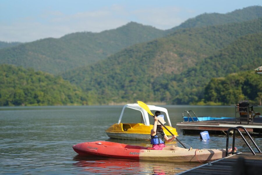 Elephant Habitat Park Feeding Entry & Rafting Van Transfer - A calm 45-minute bamboo raft ride