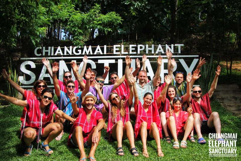 Exclusive experience half day with family giant animals - River bathing and swimming with the elephants