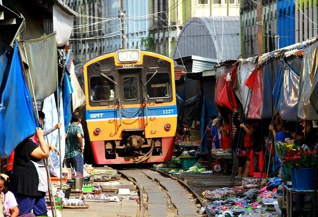 Famous Markets Tour: Maeklong Railway & Damnoen Saduak Floating - Key points to know before you book