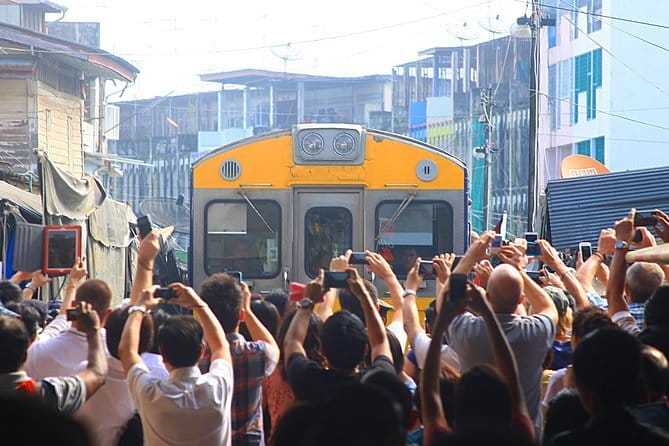 Floating and Railway Markets Private Tour - How the day works from pickup to return