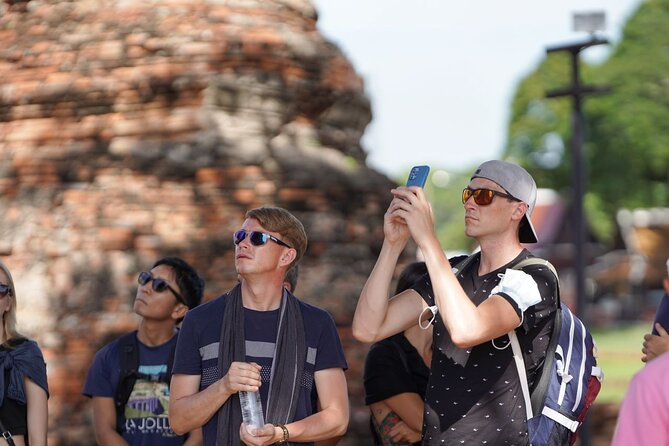 Floating Market and Ayutthaya Guided Day Tour from Bangkok - Lunch before the Ayutthaya ruins