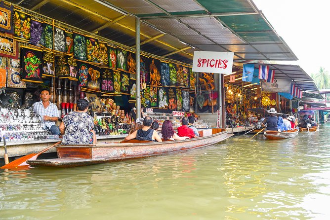 Floating Markets Day Trip from Bangkok - Guides, group size, and the human side of the trip