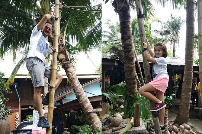 Floating & Railway Market and Coconut Farm Tour [Optional Luxury] - Damnoen Saduak from the canal