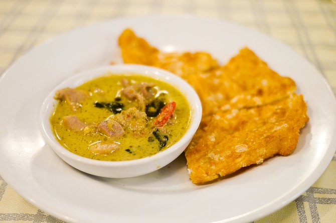 Foodie Experience of Historic Bang Rak - Thai custard bread, milk tea, and a breather