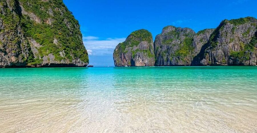 From Ao Nang: Phi Phi Islands Day Tour by Boat with Lunch - The guides can make a crowded route feel easy
