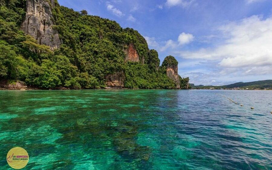 From Ao Nang: Phi Phi Islands Day Tour by Boat with Lunch - Pileh Lagoon is the visual highlight