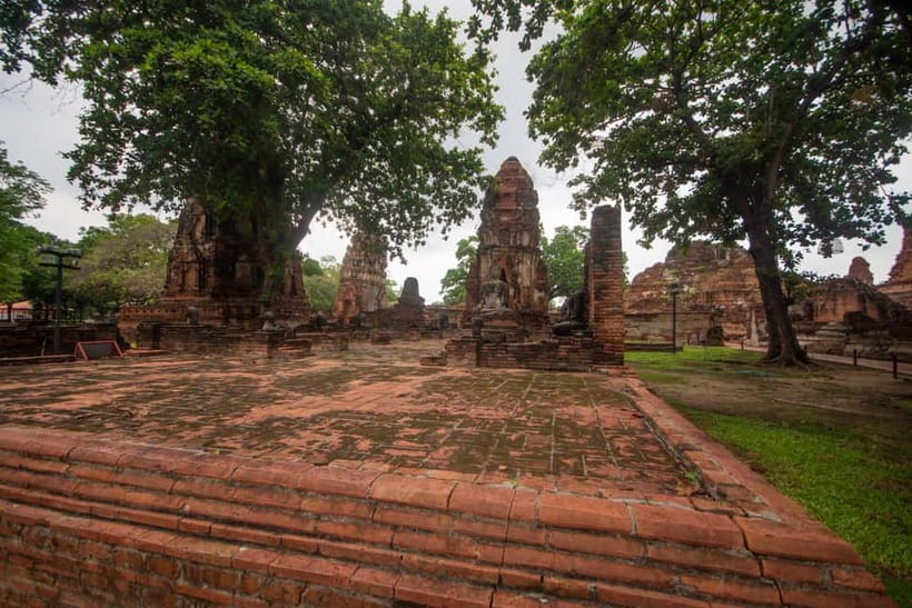 From Bangkok: Affordable Ayutthaya Highlights Tour - Wat Mahathat and the famous Buddha head