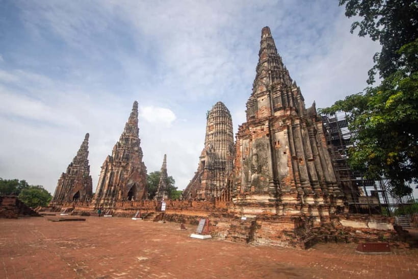 From Bangkok: Affordable Ayutthaya Highlights Tour - What the guide adds to the day