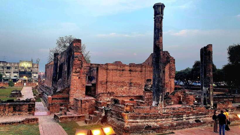 From Bangkok: Ayutthaya Afternoon Tour with Boat & Tuk-Tuk - The guide makes the ruins easier to understand