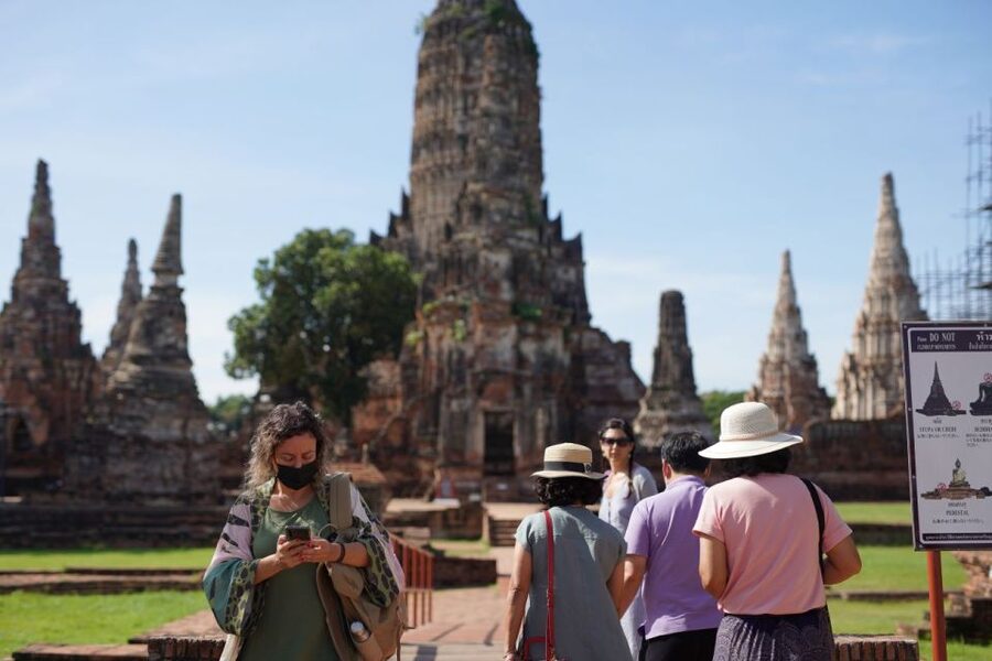 From Bangkok: Ayutthaya Historical Day Tour by Bus - How much history you can expect from the guide