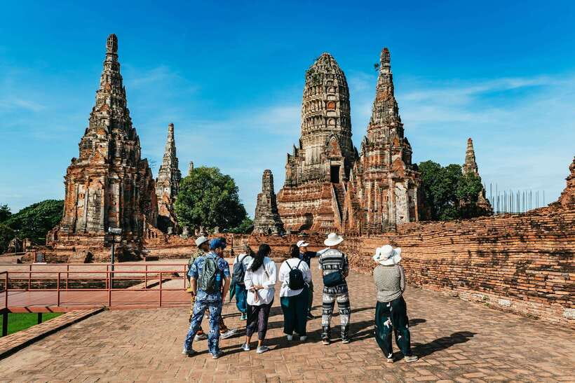 From Bangkok: Ayutthaya Temples Guided Tour with Lunch - Wat Chaiwatthanaram and the first look at Ayutthaya