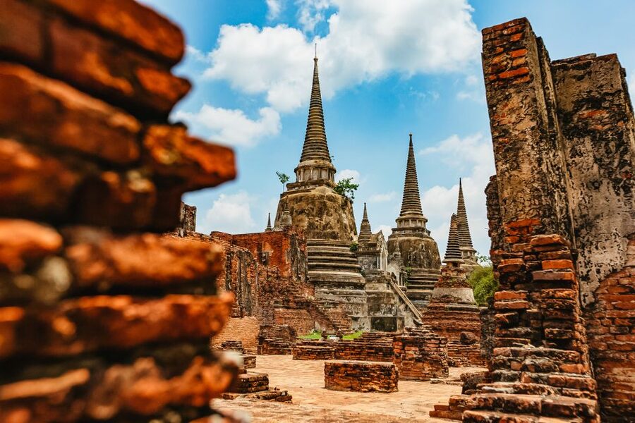 From Bangkok: Ayutthaya Temples Guided Tour with Lunch - Wat Lokayasutha and the giant reclining Buddha
