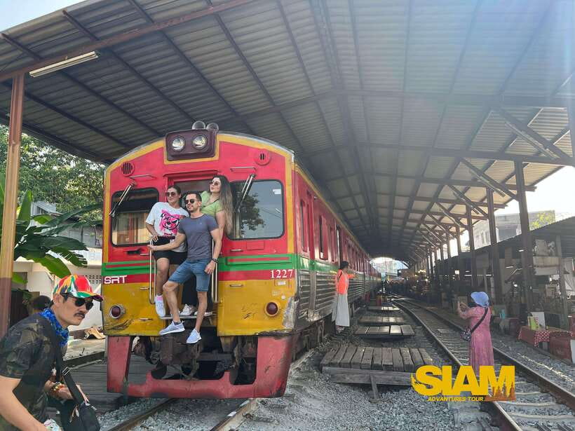 From Bangkok:Damnoen Floating Market and Railway Market Tour - Why these two markets make a memorable Bangkok side trip