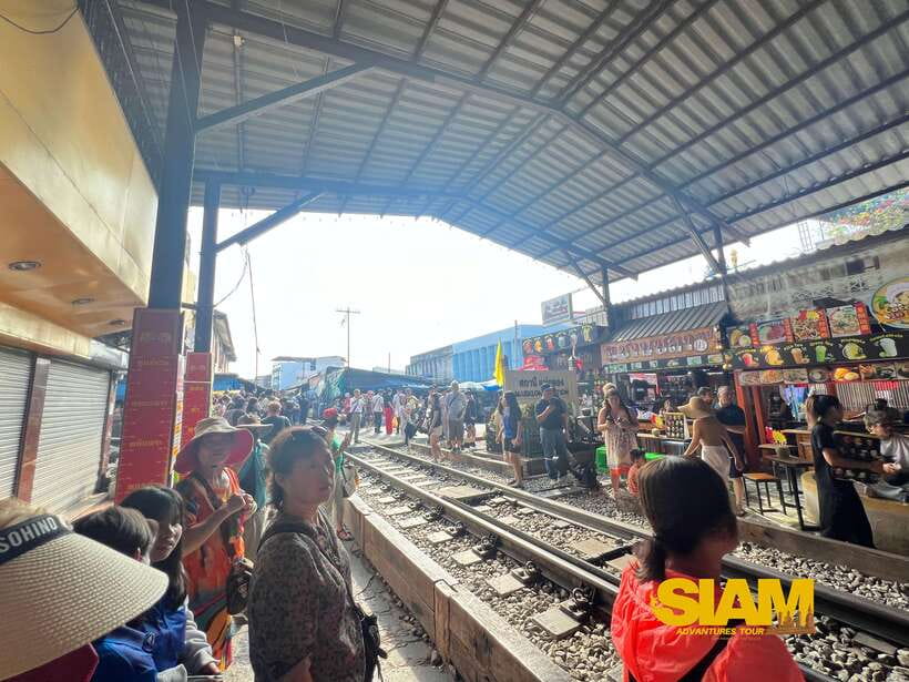 From Bangkok:Damnoen Floating Market and Railway Market Tour - Damnoen Saduak from the water