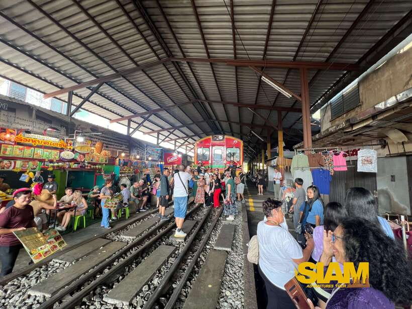 From Bangkok:Damnoen Floating Market and Railway Market Tour - The 90-minute ride from central Bangkok