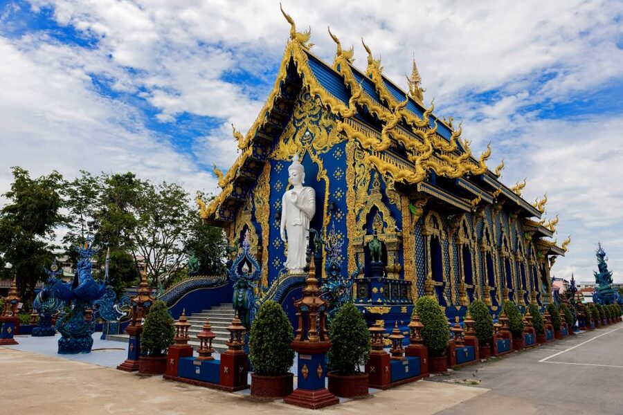 From Chiang Mai: Chiang Rai's Temples Exploration Day Trip - Who should book this tour
