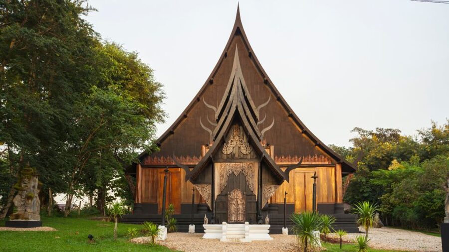 From Chiang Mai: White Temple, Blue Temple & Black House - Is $54 good value for a 12-hour day?