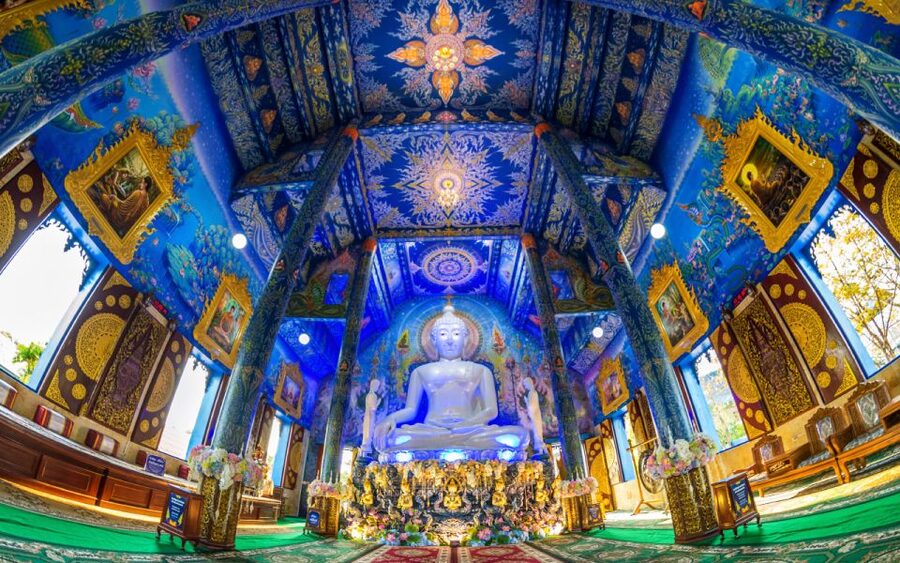 From Chiang Rai: Famous Temples and Golden Triangle Day Tour - Wat Huay Pla Kang and the Goddess of Mercy